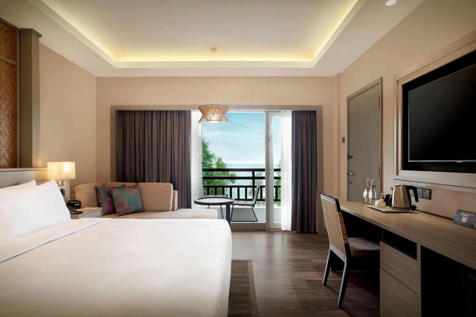 Doubletree By Hilton Damai Laut Hotel Lumut Eksteriør billede