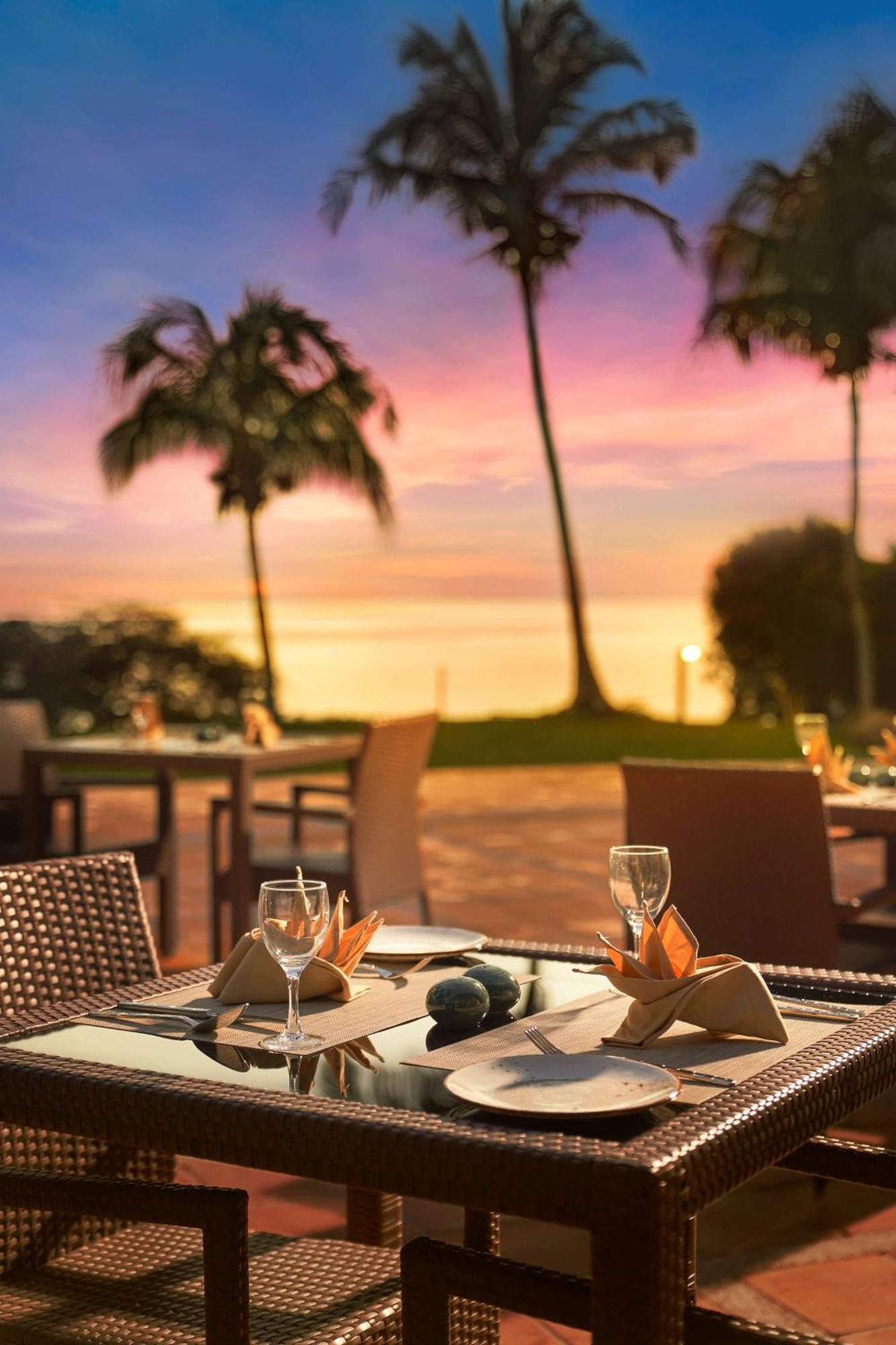Doubletree By Hilton Damai Laut Hotel Lumut Eksteriør billede