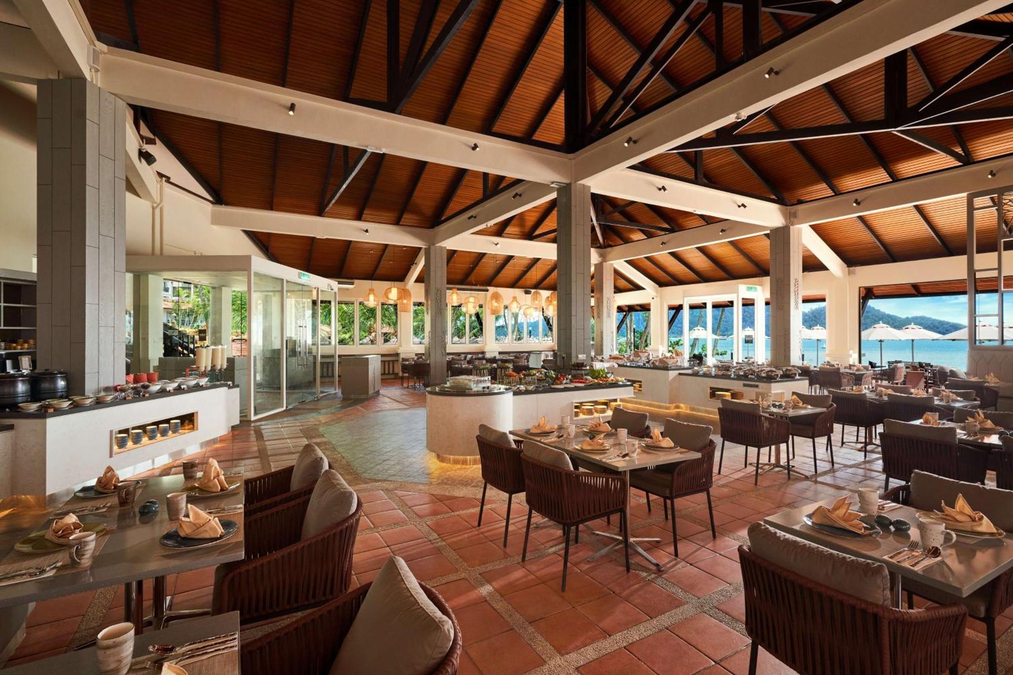 Doubletree By Hilton Damai Laut Hotel Lumut Eksteriør billede